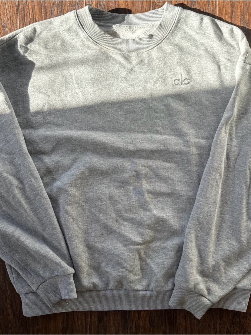 ALO Yoga Light Gray Crewneck Sweatshirt